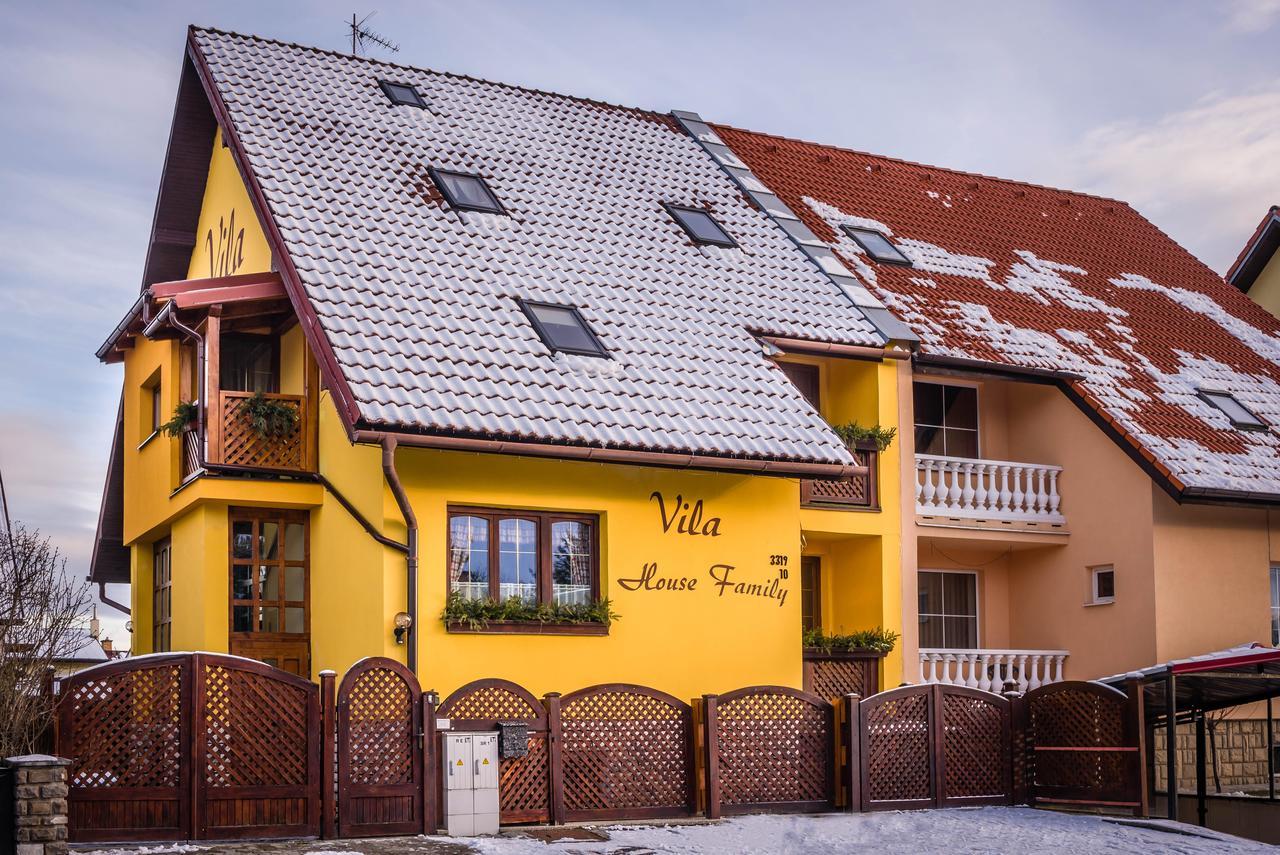 Hôtel Vila House Family à Poprad Extérieur photo